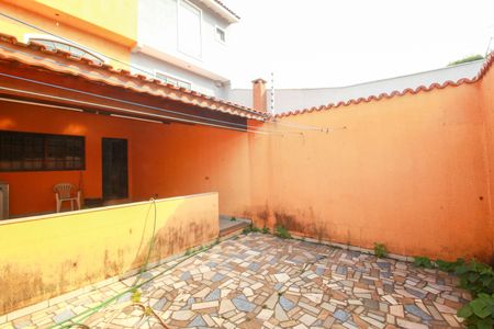 Casa para alugar com 274m², 3 quartos e 6 vagasQuintal