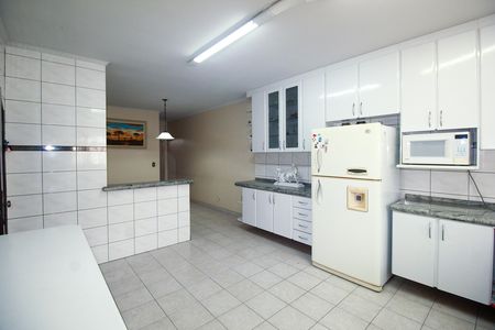 Casa para alugar com 274m², 3 quartos e 6 vagasCozinha