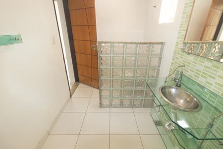 Casa para alugar com 70m², 2 quartos e sem vaga Casa para alugar com 70m², 2 quartos e sem vagaBanheiro