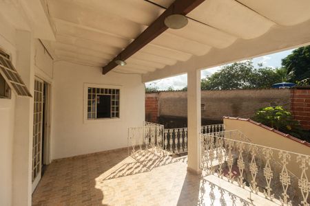 Casa para alugar com 70m², 2 quartos e sem vaga Casa para alugar com 70m², 2 quartos e sem vagaVaranda