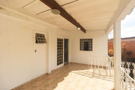 Casa para alugar com 70m², 2 quartos e sem vaga Casa para alugar com 70m², 2 quartos e sem vagaVaranda