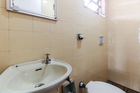 Casa para alugar com 210m², 2 quartos e 3 vagas Casa para alugar com 210m², 2 quartos e 3 vagasBanheiro Terraço