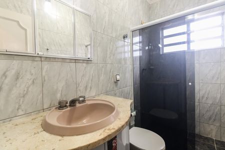Casa para alugar com 210m², 2 quartos e 3 vagas Casa para alugar com 210m², 2 quartos e 3 vagasBanheiro Social