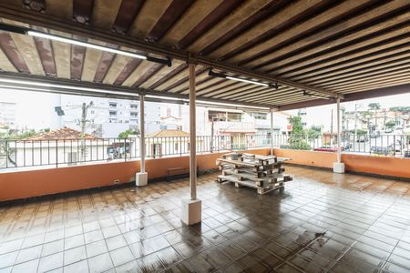 Casa para alugar com 210m², 2 quartos e 3 vagas Casa para alugar com 210m², 2 quartos e 3 vagasTerraço