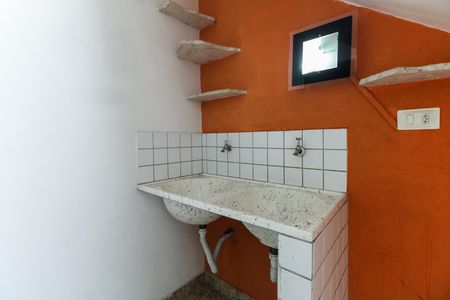 Casa para alugar com 210m², 2 quartos e 3 vagas Casa para alugar com 210m², 2 quartos e 3 vagasÁrea de Serviço