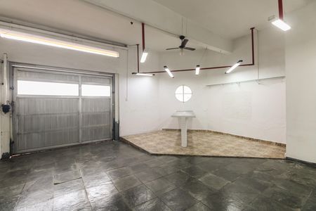Casa para alugar com 210m², 2 quartos e 3 vagas Casa para alugar com 210m², 2 quartos e 3 vagasGaragem