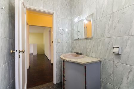 Casa para alugar com 210m², 2 quartos e 3 vagas Casa para alugar com 210m², 2 quartos e 3 vagasBanheiro Social
