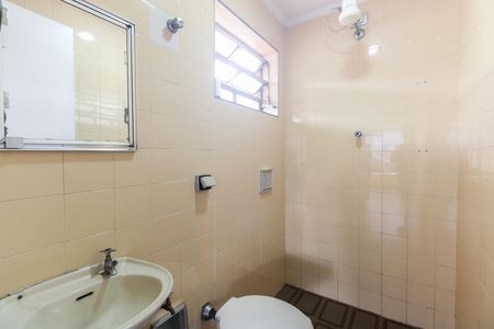 Casa para alugar com 210m², 2 quartos e 3 vagas Casa para alugar com 210m², 2 quartos e 3 vagasBanheiro Terraço