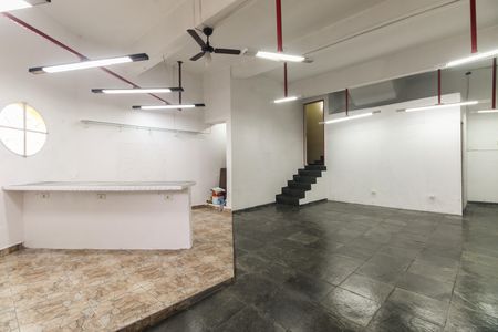 Casa para alugar com 210m², 2 quartos e 3 vagas Casa para alugar com 210m², 2 quartos e 3 vagasGaragem e Salão de Festas