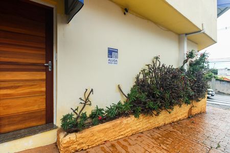Casa para alugar com 210m², 2 quartos e 3 vagas Casa para alugar com 210m², 2 quartos e 3 vagasFachada - Placa Código YACP-868