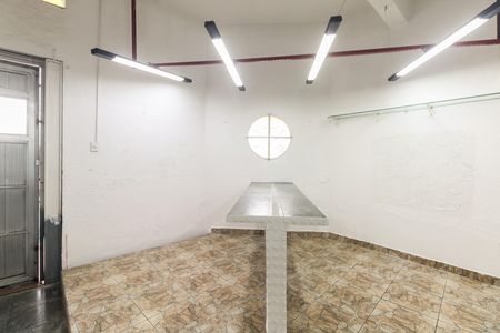 Casa para alugar com 210m², 2 quartos e 3 vagas Casa para alugar com 210m², 2 quartos e 3 vagasGaragem