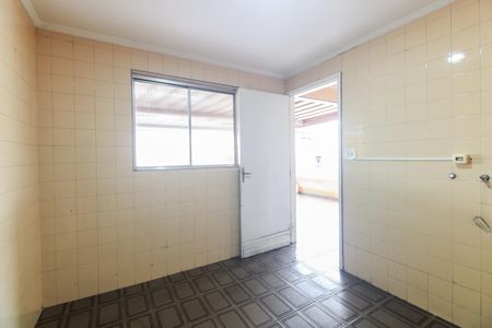 Casa para alugar com 210m², 2 quartos e 3 vagas Casa para alugar com 210m², 2 quartos e 3 vagasÁrea de Serviço