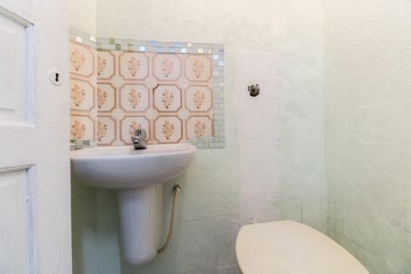 Casa para alugar com 210m², 2 quartos e 3 vagas Casa para alugar com 210m², 2 quartos e 3 vagasLavabo - Garagem e Salão de Festas