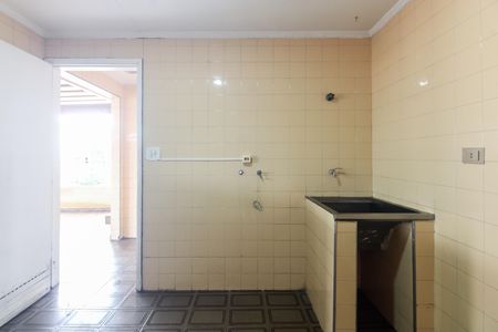 Casa para alugar com 210m², 2 quartos e 3 vagas Casa para alugar com 210m², 2 quartos e 3 vagasÁrea de Serviço