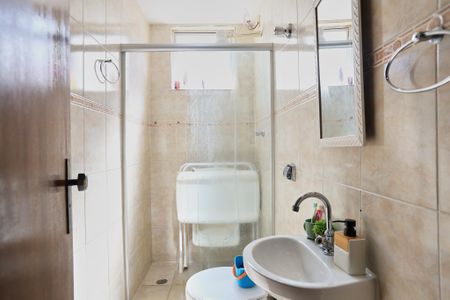Apartamento à venda com 65m², 2 quartos e 1 vaga Apartamento à venda com 65m², 2 quartos e 1 vagaBanheiro