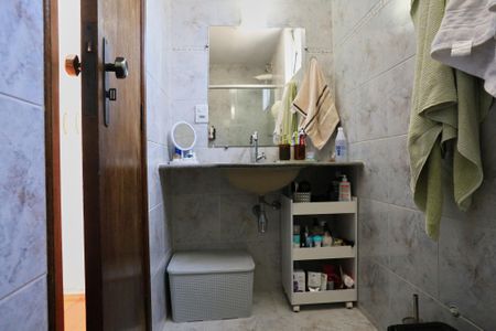 Apartamento à venda com 65m², 2 quartos e 1 vaga Apartamento à venda com 65m², 2 quartos e 1 vagaBanheiro da Suíte
