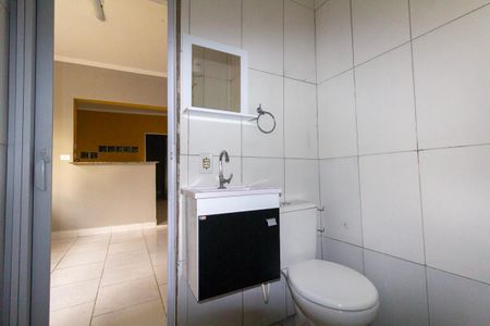 Banheiro de casa para alugar com 1 quarto, 60m² em Penha de França, São Paulo