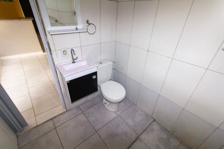 Banheiro de casa para alugar com 1 quarto, 60m² em Penha de França, São Paulo