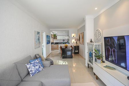 Casa à venda com 171m², 2 quartos e 3 vagas Casa à venda com 171m², 2 quartos e 3 vagasSala