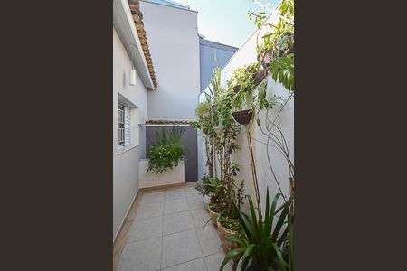 Casa à venda com 171m², 2 quartos e 3 vagas Casa à venda com 171m², 2 quartos e 3 vagasSacada do Quarto Suíte