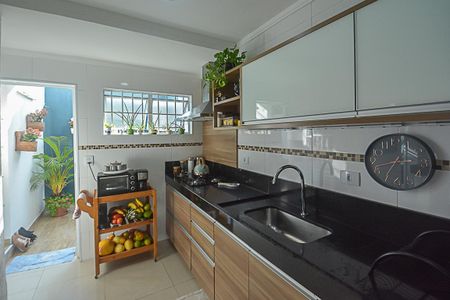 Casa à venda com 171m², 2 quartos e 3 vagas Casa à venda com 171m², 2 quartos e 3 vagasCozinha