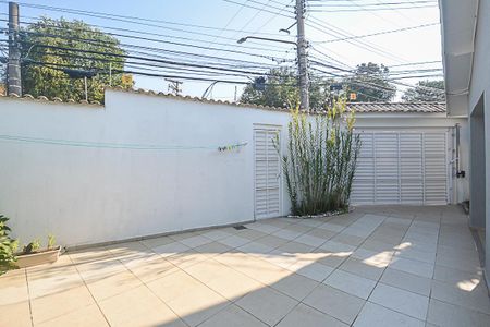 Casa à venda com 171m², 2 quartos e 3 vagas Casa à venda com 171m², 2 quartos e 3 vagasGaragem