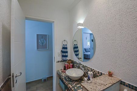 Casa à venda com 171m², 2 quartos e 3 vagas Casa à venda com 171m², 2 quartos e 3 vagasBanheiro