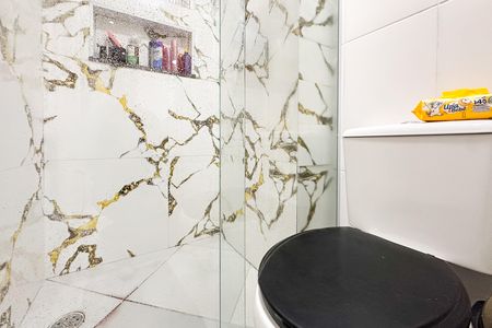 Apartamento à venda com 45m², 2 quartos e 1 vaga Apartamento à venda com 45m², 2 quartos e 1 vagaBanheiro Social