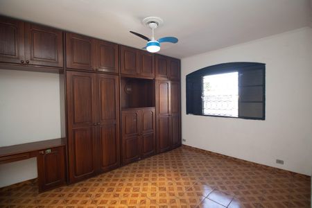 Casa para alugar com 200m², 3 quartos e 2 vagas Casa para alugar com 200m², 3 quartos e 2 vagasQuarto 4