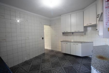 Casa para alugar com 200m², 3 quartos e 2 vagas Casa para alugar com 200m², 3 quartos e 2 vagasCozinha - Armários