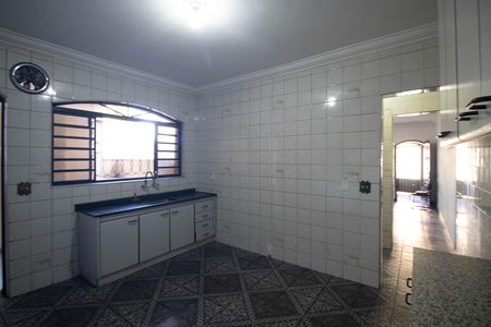 Casa para alugar com 200m², 3 quartos e 2 vagas Casa para alugar com 200m², 3 quartos e 2 vagasCozinha - Armários