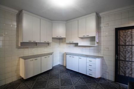 Casa para alugar com 200m², 3 quartos e 2 vagas Casa para alugar com 200m², 3 quartos e 2 vagasCozinha - Armários