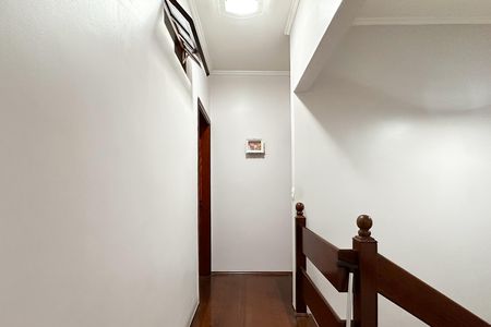 Casa à venda com 200m², 3 quartos e 8 vagas Casa à venda com 200m², 3 quartos e 8 vagasAcesso aos Quartos