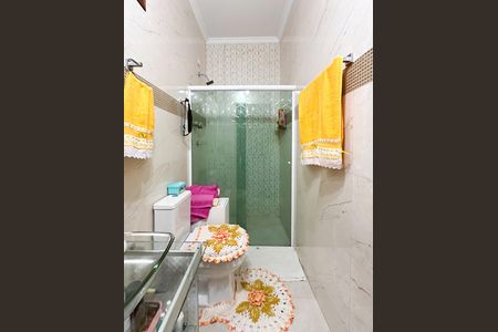 Casa à venda com 200m², 3 quartos e 8 vagas Casa à venda com 200m², 3 quartos e 8 vagasBanheiro da Suíte 2