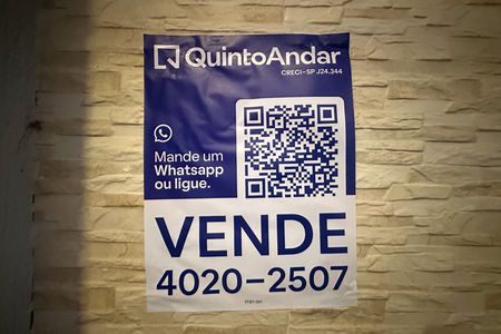 Casa à venda com 200m², 3 quartos e 8 vagas Casa à venda com 200m², 3 quartos e 8 vagasPlaca