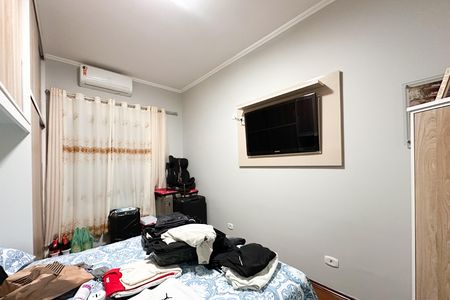 Casa à venda com 200m², 3 quartos e 8 vagas Casa à venda com 200m², 3 quartos e 8 vagasQuarto