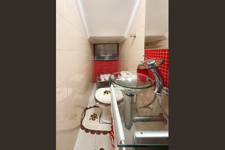 Casa à venda com 200m², 3 quartos e 8 vagas Casa à venda com 200m², 3 quartos e 8 vagasLavabo