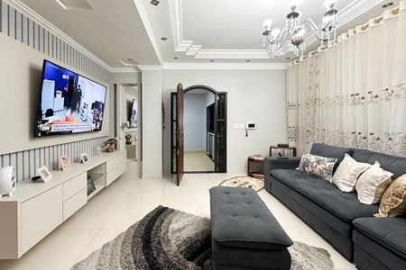 Casa à venda com 200m², 3 quartos e 8 vagas Casa à venda com 200m², 3 quartos e 8 vagasSala