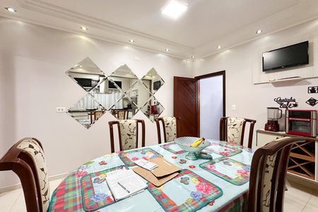 Casa à venda com 200m², 3 quartos e 8 vagas Casa à venda com 200m², 3 quartos e 8 vagasCopa