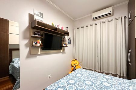 Casa à venda com 200m², 3 quartos e 8 vagas Casa à venda com 200m², 3 quartos e 8 vagasSuíte 2