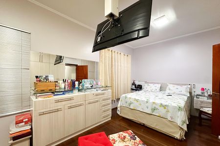Casa à venda com 200m², 3 quartos e 8 vagas Casa à venda com 200m², 3 quartos e 8 vagasSuíte 1