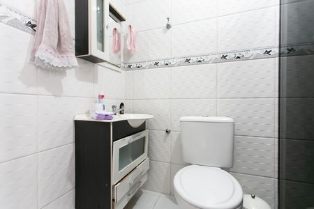 Casa à venda com 75m², 2 quartos e 2 vagas Casa à venda com 75m², 2 quartos e 2 vagasBanheiro da Suíte 1