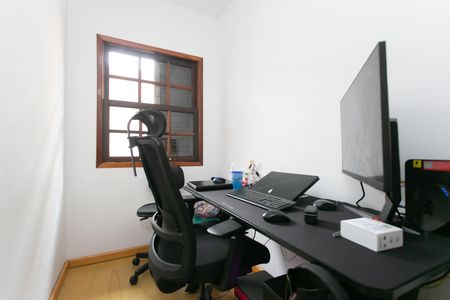 Casa à venda com 75m², 2 quartos e 2 vagas Casa à venda com 75m², 2 quartos e 2 vagasEscritório