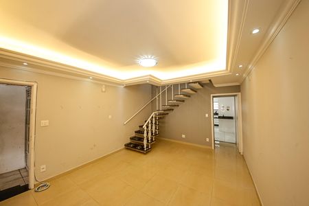 Casa à venda com 4 quartos, 160m² em São Lucas, São Paulo