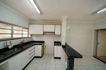 Casa à venda com 160m², 4 quartos e 2 vagas