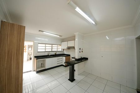 Casa à venda com 160m², 4 quartos e 2 vagas