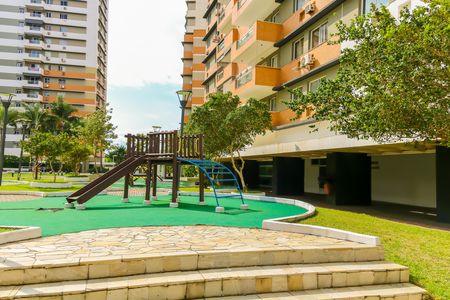 Apartamento à venda com 63m², 2 quartos e 1 vaga Apartamento à venda com 63m², 2 quartos e 1 vagaÁrea comum - Playground
