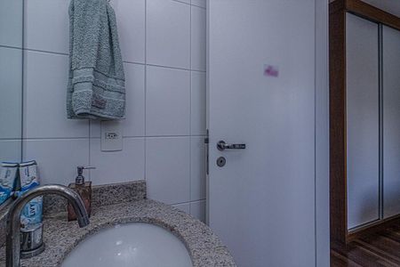 Apartamento à venda com 136m², 3 quartos e 2 vagasbanheiro na suíte 2_4