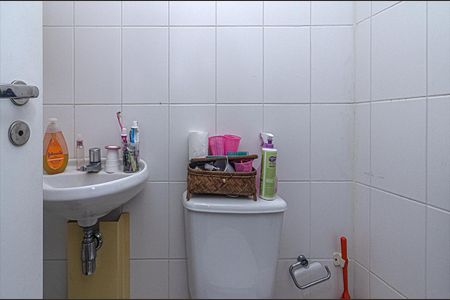 Apartamento à venda com 136m², 3 quartos e 2 vagasbanheiro na área de serviço_2
