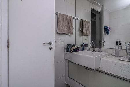 Apartamento à venda com 136m², 3 quartos e 2 vagasbanheiro na suíte 3_4